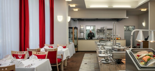 Das Hotelrestaurant OPERA mit Büfettvepflegung