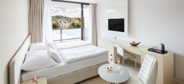 Doppelzimmer Kat. Superior mit Balkon 10 - 15 Stock 