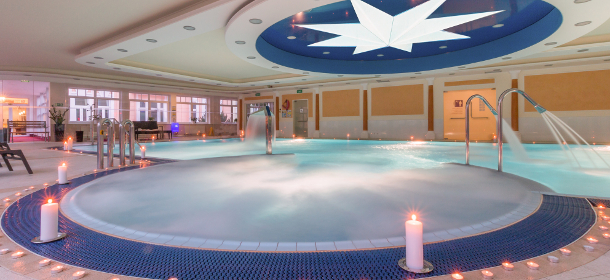 Der Whirlpool im "Aqua" Wellness Badelandschaft im Teil Hvezda