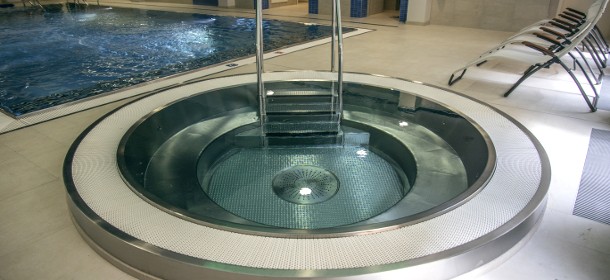 Moderner Whirlpool im Teil "Aglaja"