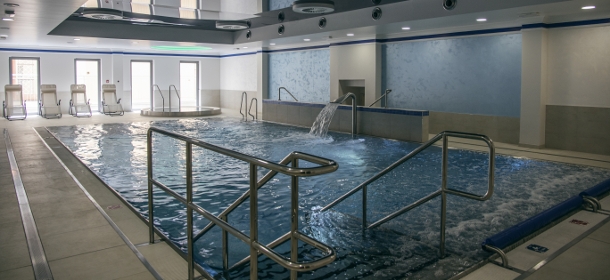 Der hoteleigener Pool (7 x 12 m, 30 °C) im Wasserwelt "Aglaja"