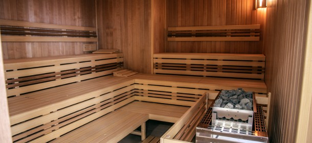Gröszügige finnische Sauna im Teil "Poeta"