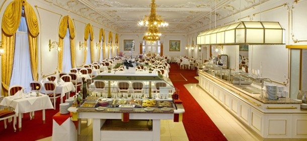 Das hoteleigene Restaurant mit Büffet
