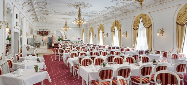 Das hoteleigene Restaurant FRANZ-JOSEF mit Frühstücks- und Vorspeisenbüfett