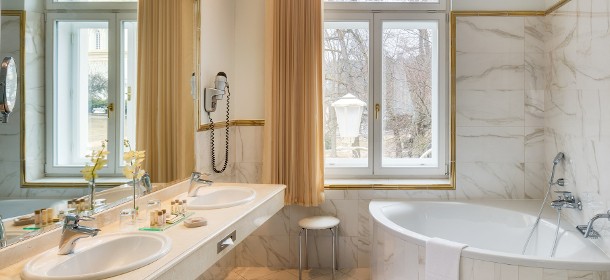 Badezimmer Maria Spa Junior Suite de Luxe mit Tageslicht