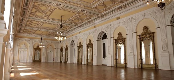Der Festsaal, ein Teil des "Casinos" für die feierliche Eröffnung der Kursaison in Marienbad 
