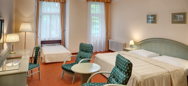 Doppelzimmer mit Zustellbett im Spa & Kurhotel Svoboda